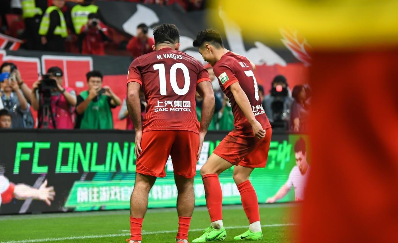 转会期欧超杯传出新动向,上海申花遗憾出局,管理层表态——压力陡增,阵容厚度经受考验的简单介绍 转会期欧超杯传出新动向,上海申花遗憾出局,管理层表态——压力陡增,阵容厚度经受考验的简单介绍